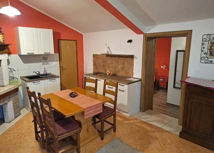Apartment Red Romantic 2-1